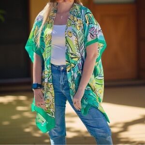 Kimono palm printed kimono has a satin feel Styline New Boutique